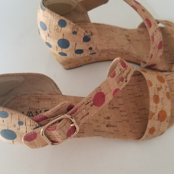 Shoes - Picture 4 of 4